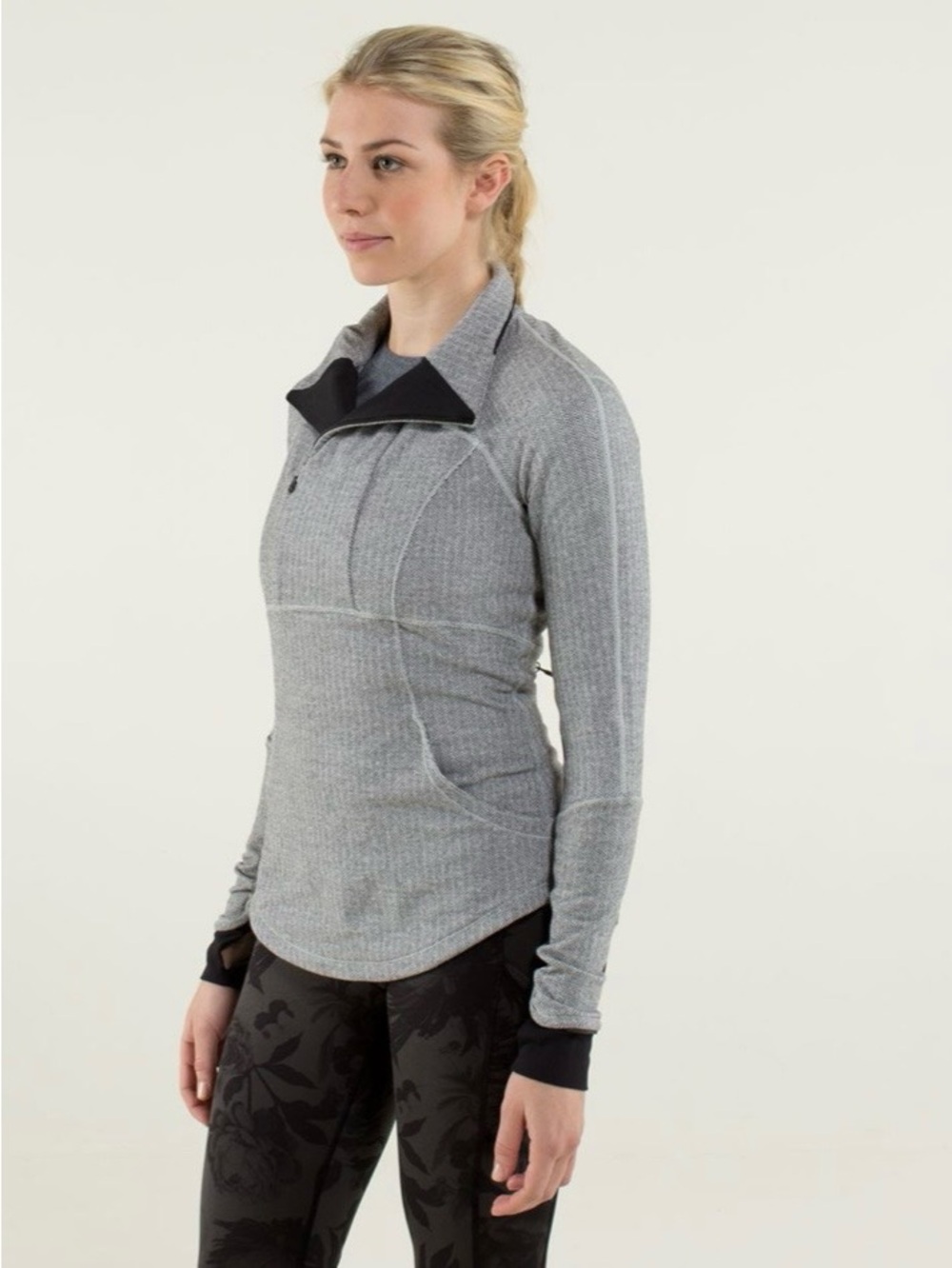Lululemon Base Runner 1/2 Zip
Heathered Herringbone Heathered Size 2